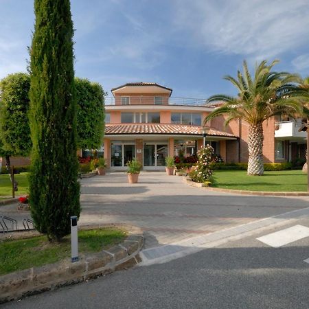 Villaggio Turistico La Cecinella مارينا دي سيسينا المظهر الخارجي الصورة