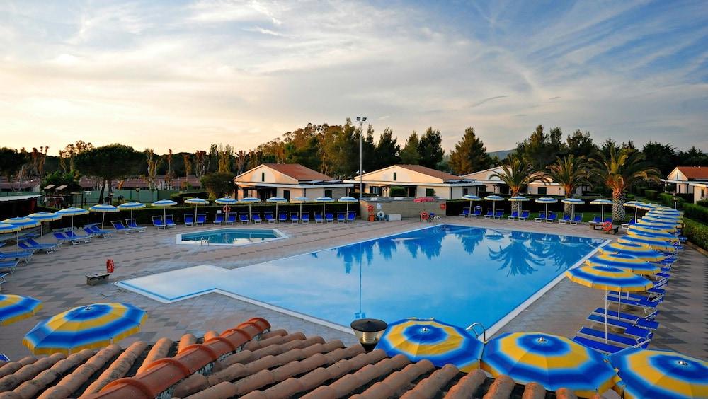 Villaggio Turistico La Cecinella مارينا دي سيسينا المظهر الخارجي الصورة