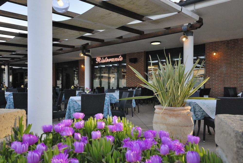 Villaggio Turistico La Cecinella مارينا دي سيسينا المظهر الخارجي الصورة