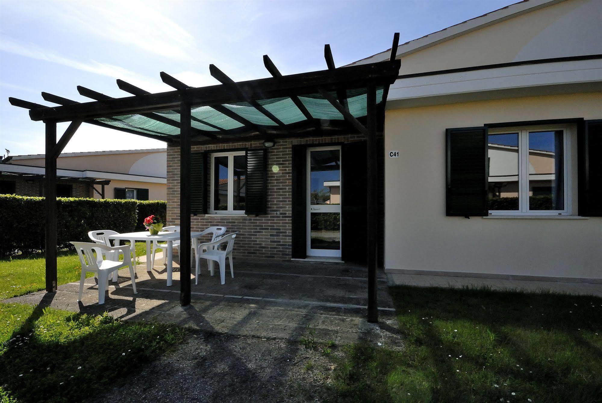 Villaggio Turistico La Cecinella مارينا دي سيسينا المظهر الخارجي الصورة