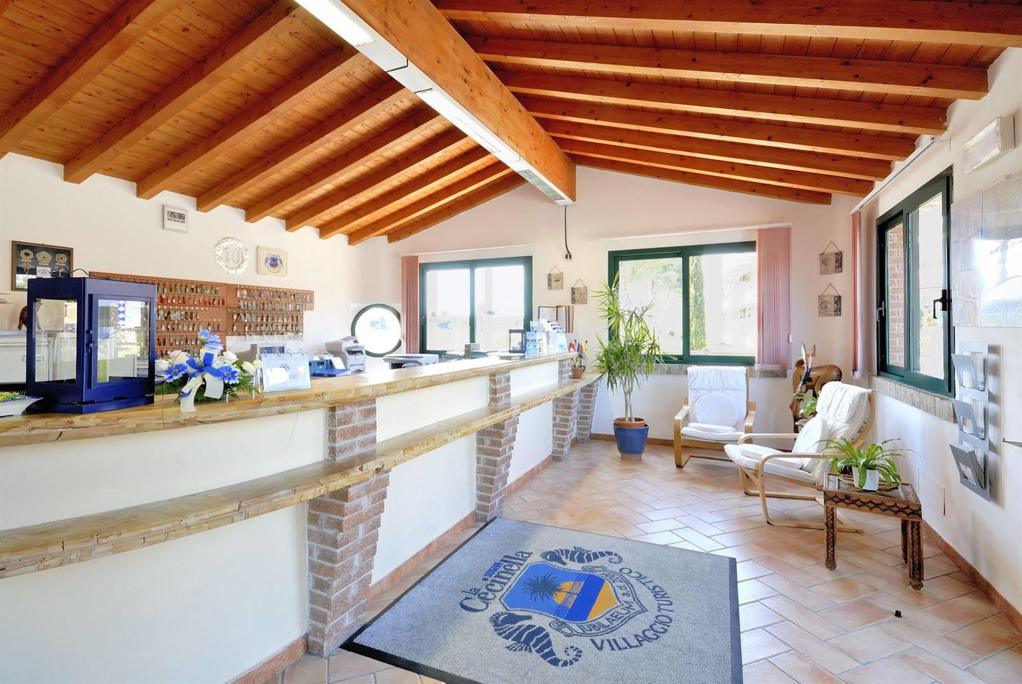 Villaggio Turistico La Cecinella مارينا دي سيسينا المظهر الخارجي الصورة