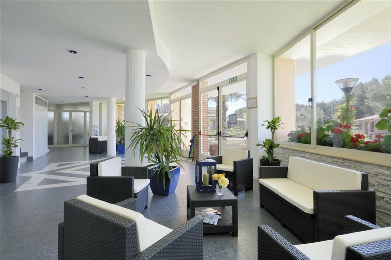 Villaggio Turistico La Cecinella مارينا دي سيسينا المظهر الخارجي الصورة